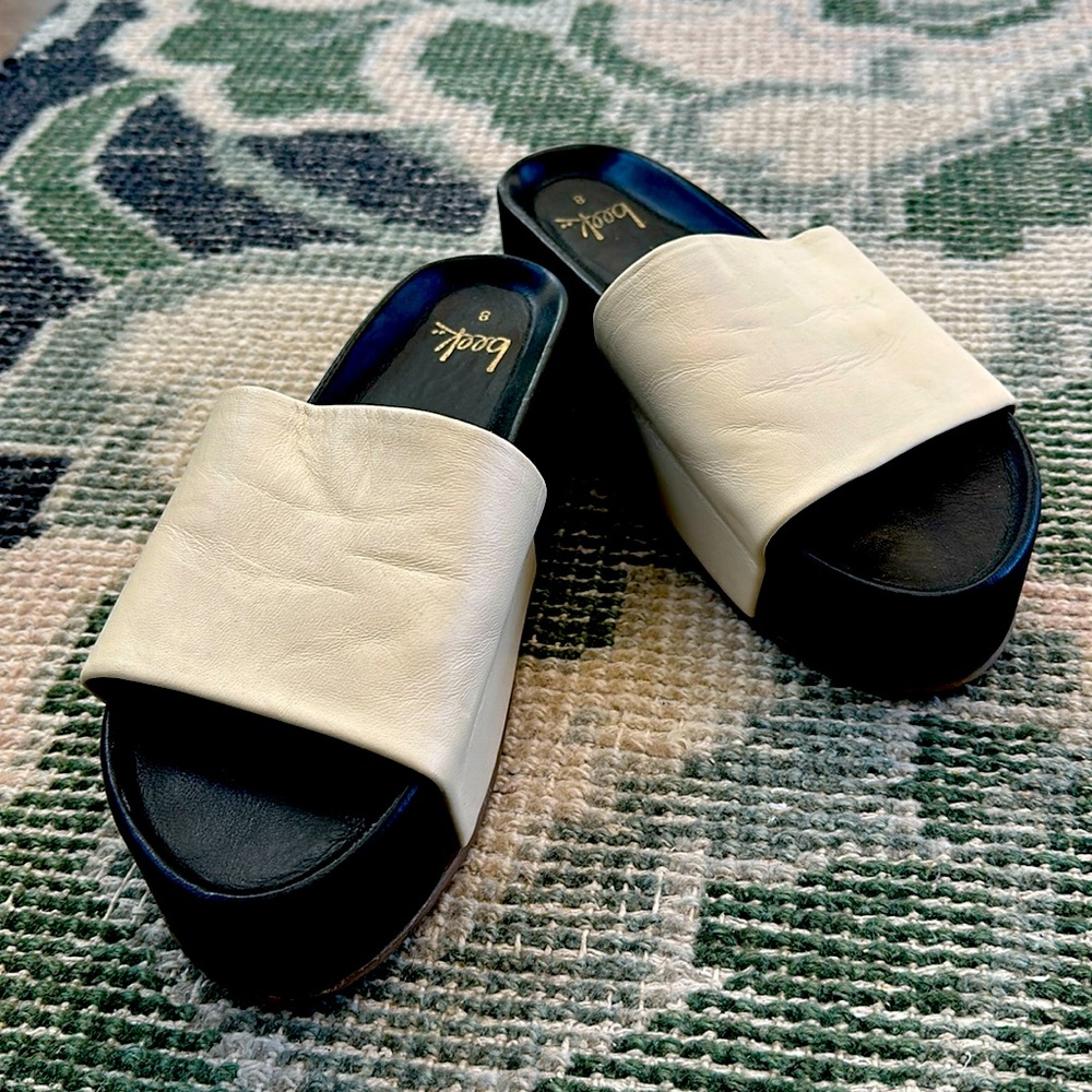 Platform sandals